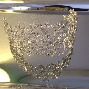 Gorgeous Bridal Crown / Tiara / Headpiece